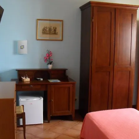 La Borgata Rooms Couette-café